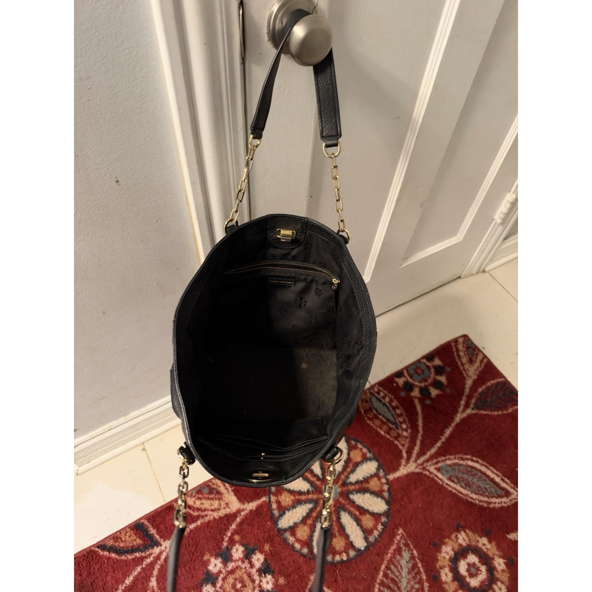 Tory Burch Black Tote Shoulder Bag Gold Chain Straps Open Top Inner Pockets