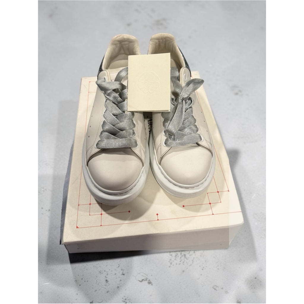 Pristine Alexander McQueen sneakers with Silver Heal Tab and Ribbon Laces