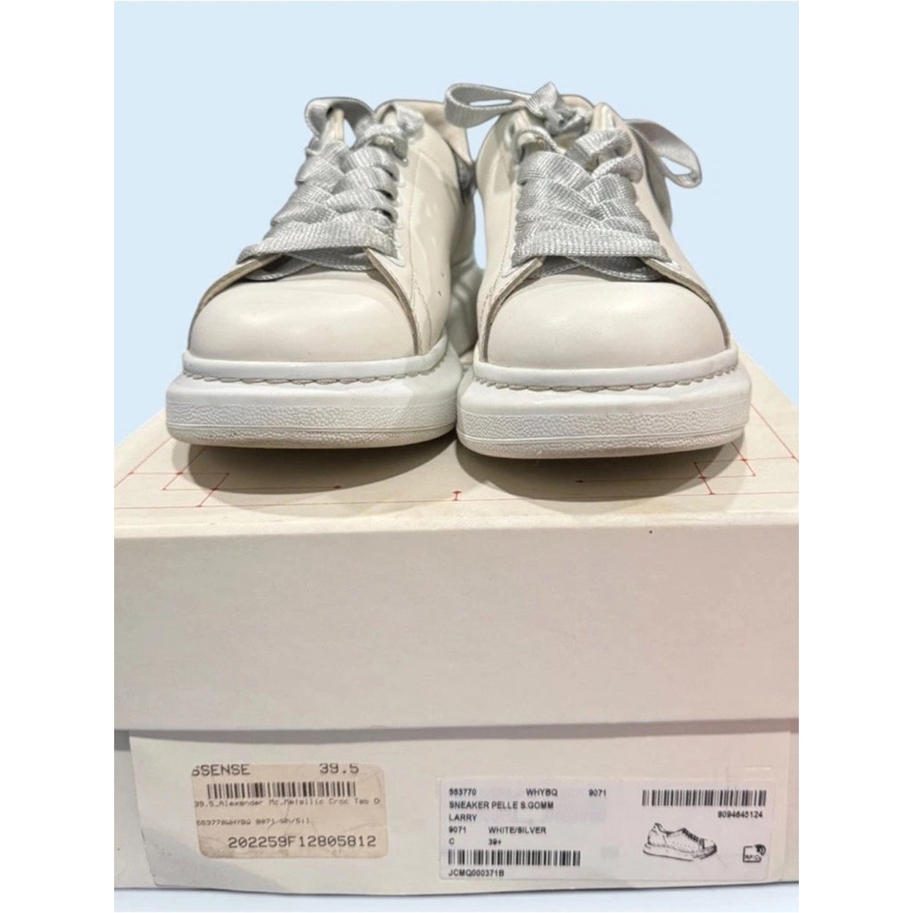 Pristine Alexander McQueen sneakers with Silver Heal Tab and Ribbon Laces