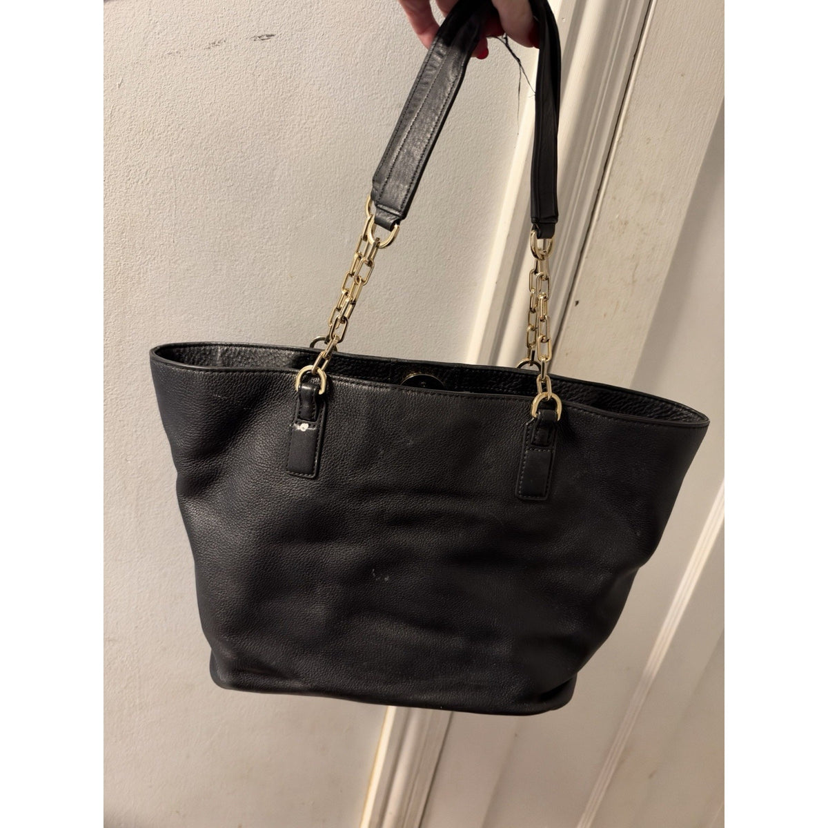 Tory Burch Black Tote Shoulder Bag Gold Chain Straps Open Top Inner Pockets
