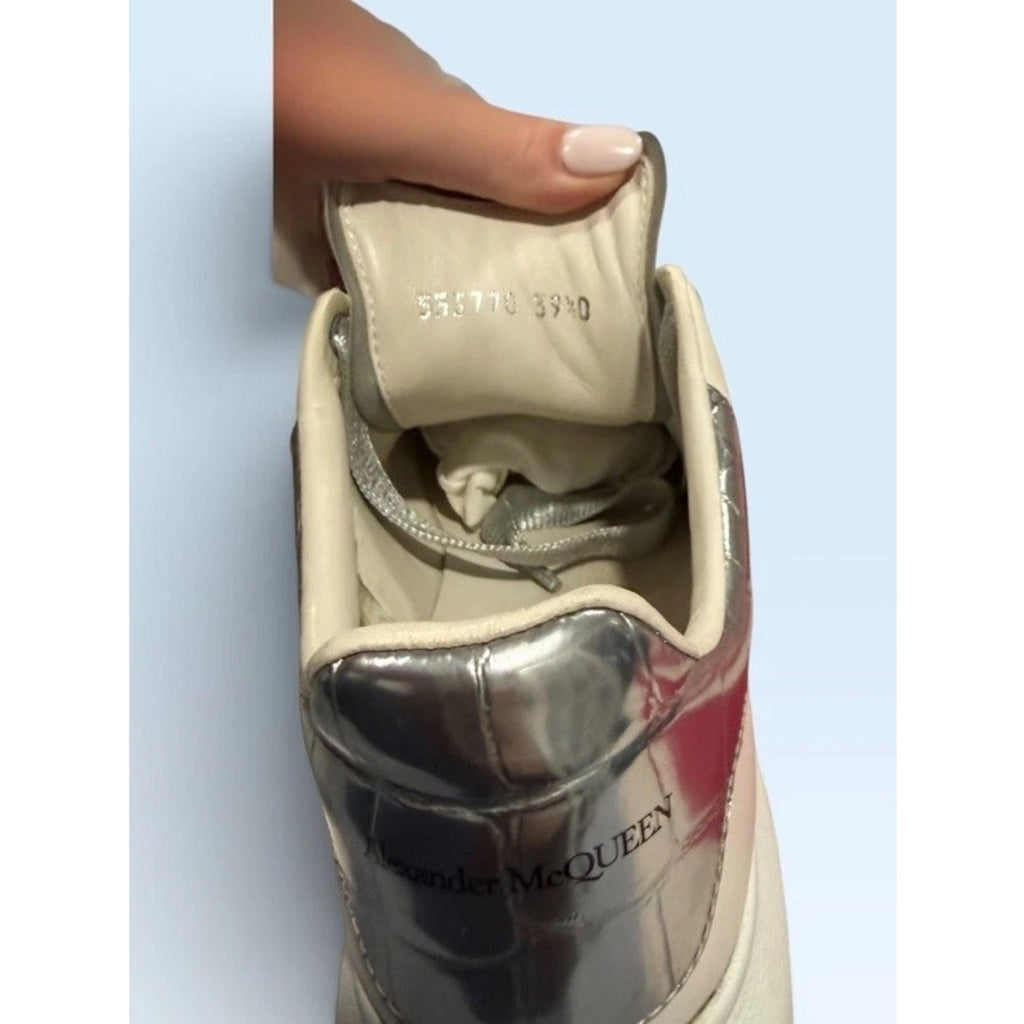 Pristine Alexander McQueen sneakers with Silver Heal Tab and Ribbon Laces
